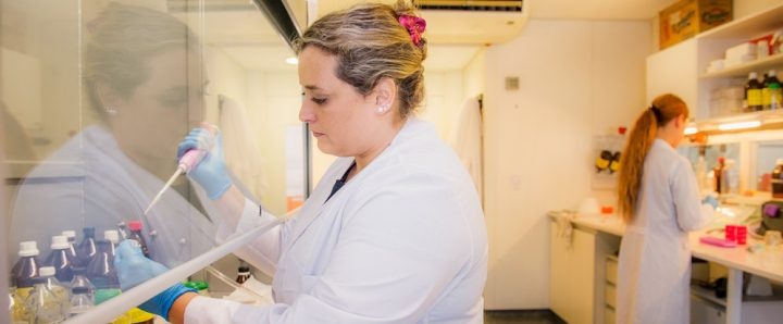 Investigadores argentinos reciben subsidio internacional para proyectos sobre cáncer